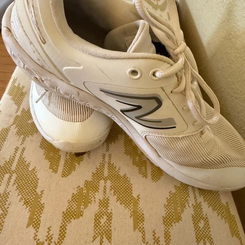 New Balance Fresh Foam Light Gray baseball cleats